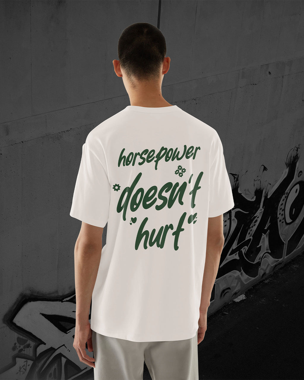 HORSEPOWER DOESN'T HURT - Oversized T-Shirt