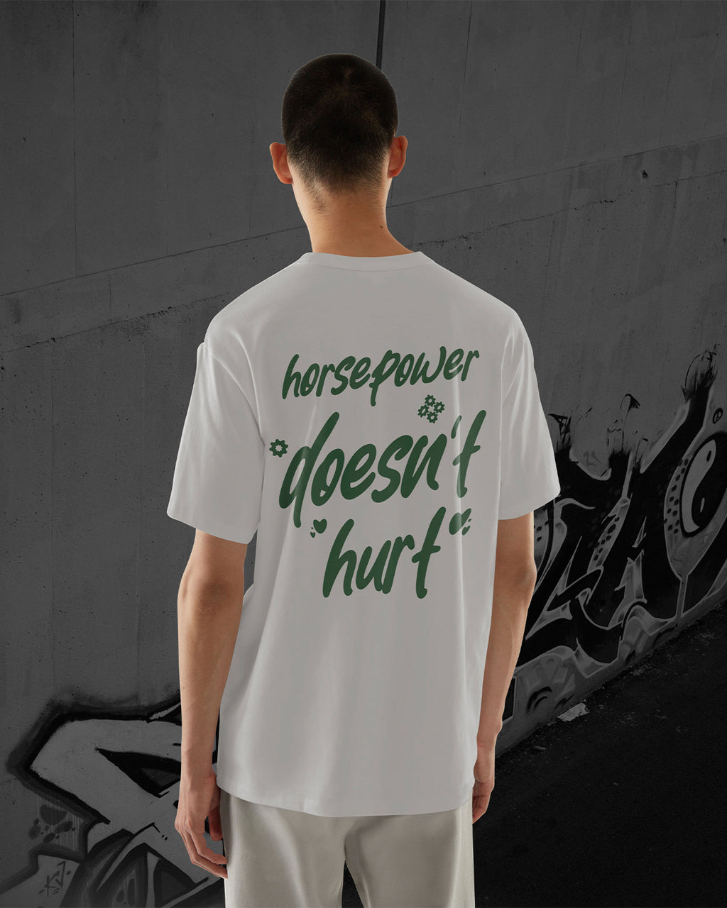 HORSEPOWER DOESN'T HURT - Oversized T-Shirt