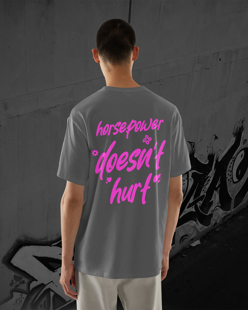 HORSEPOWER DOESN'T HURT - Oversized T-Shirt