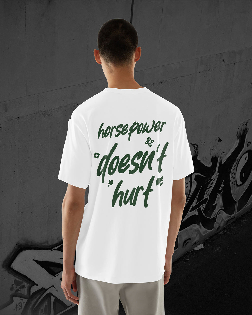 HORSEPOWER DOESN'T HURT - Oversized T-Shirt