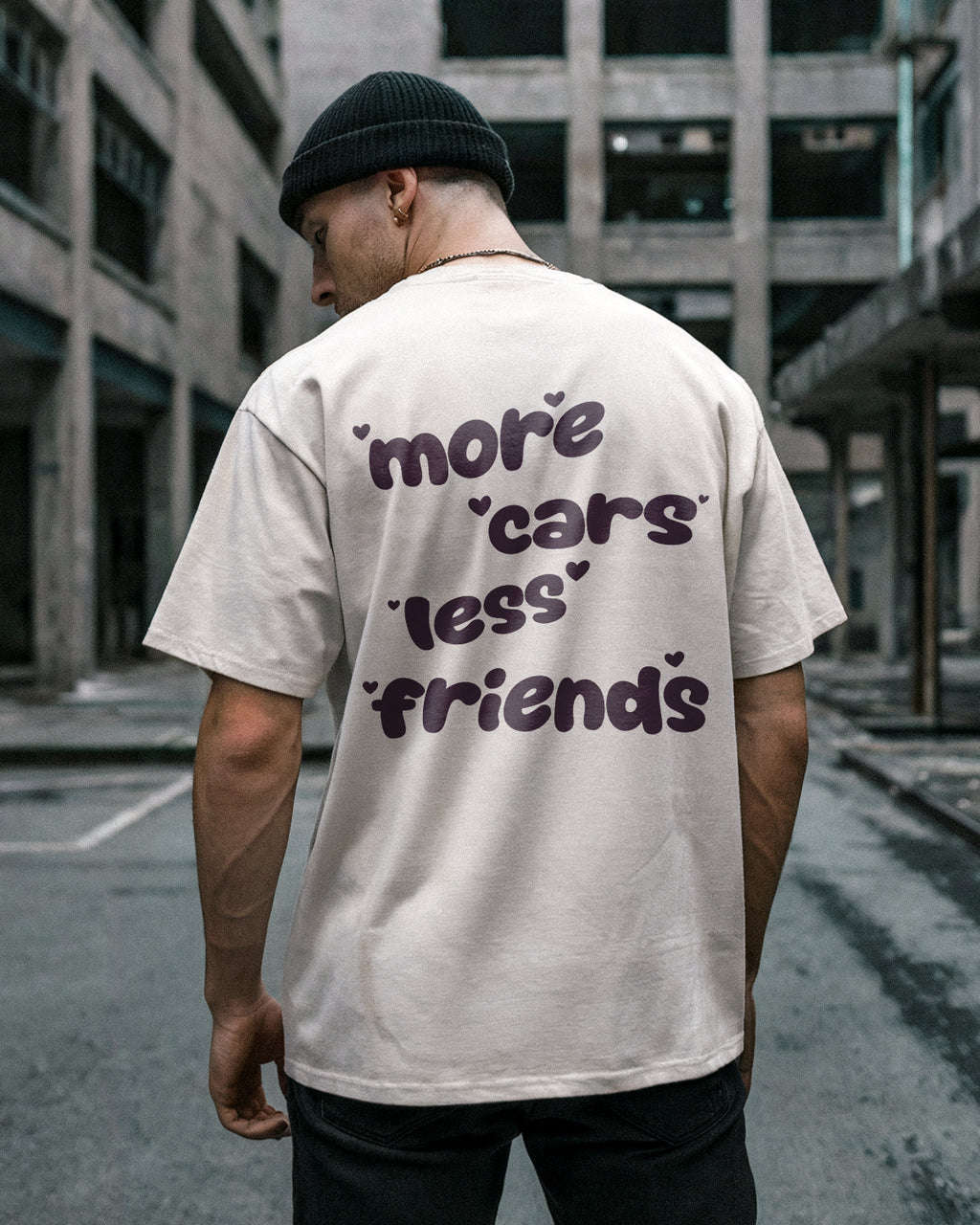 MORE CARS LESS FRIENDS - Oversized T-Shirt